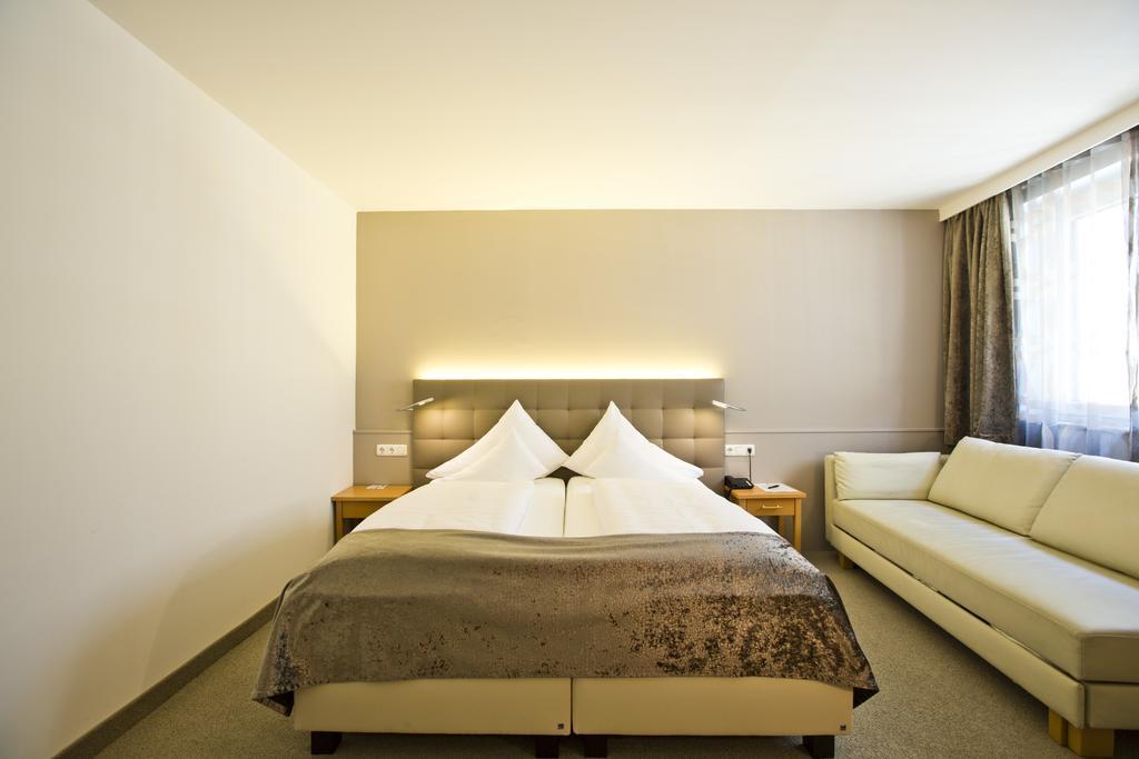 Stadthotel Goldenes Schiff Bad Ischl Exterior foto